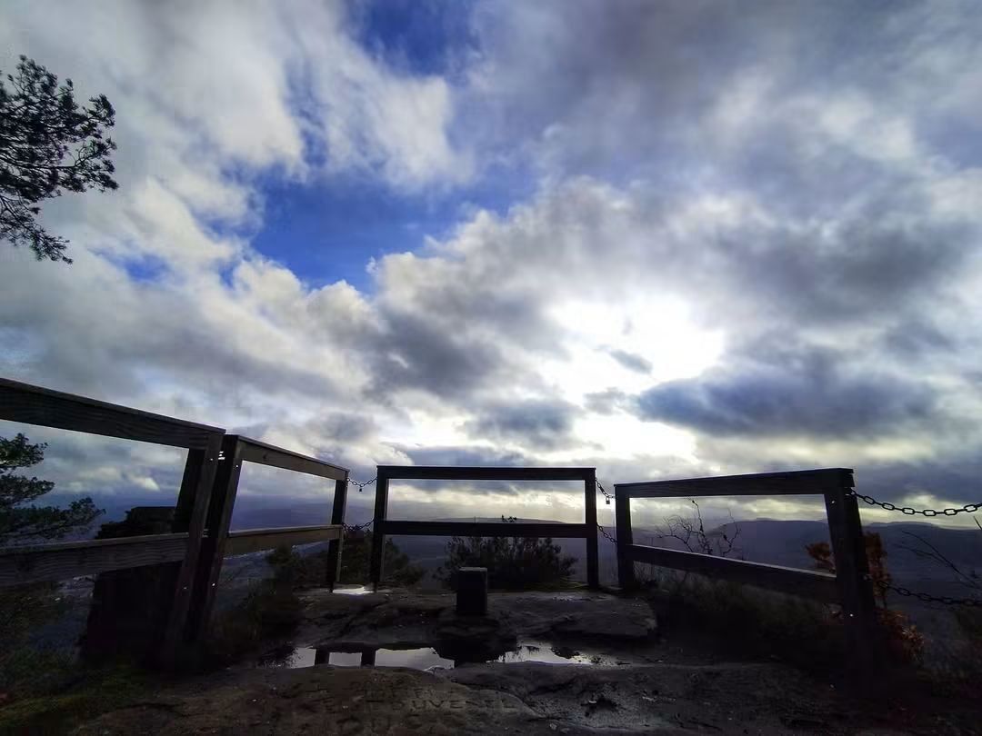 Point de vue depuis un belvédère au-dessus de Saint-Dié-des-Vosges, secteur d'intervention Host' Vosges